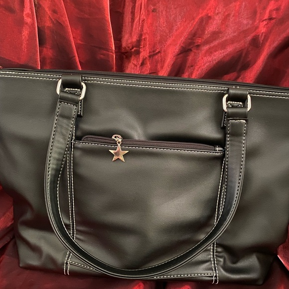 Mia Tui Travel Tote from London - Picture 3 of 17